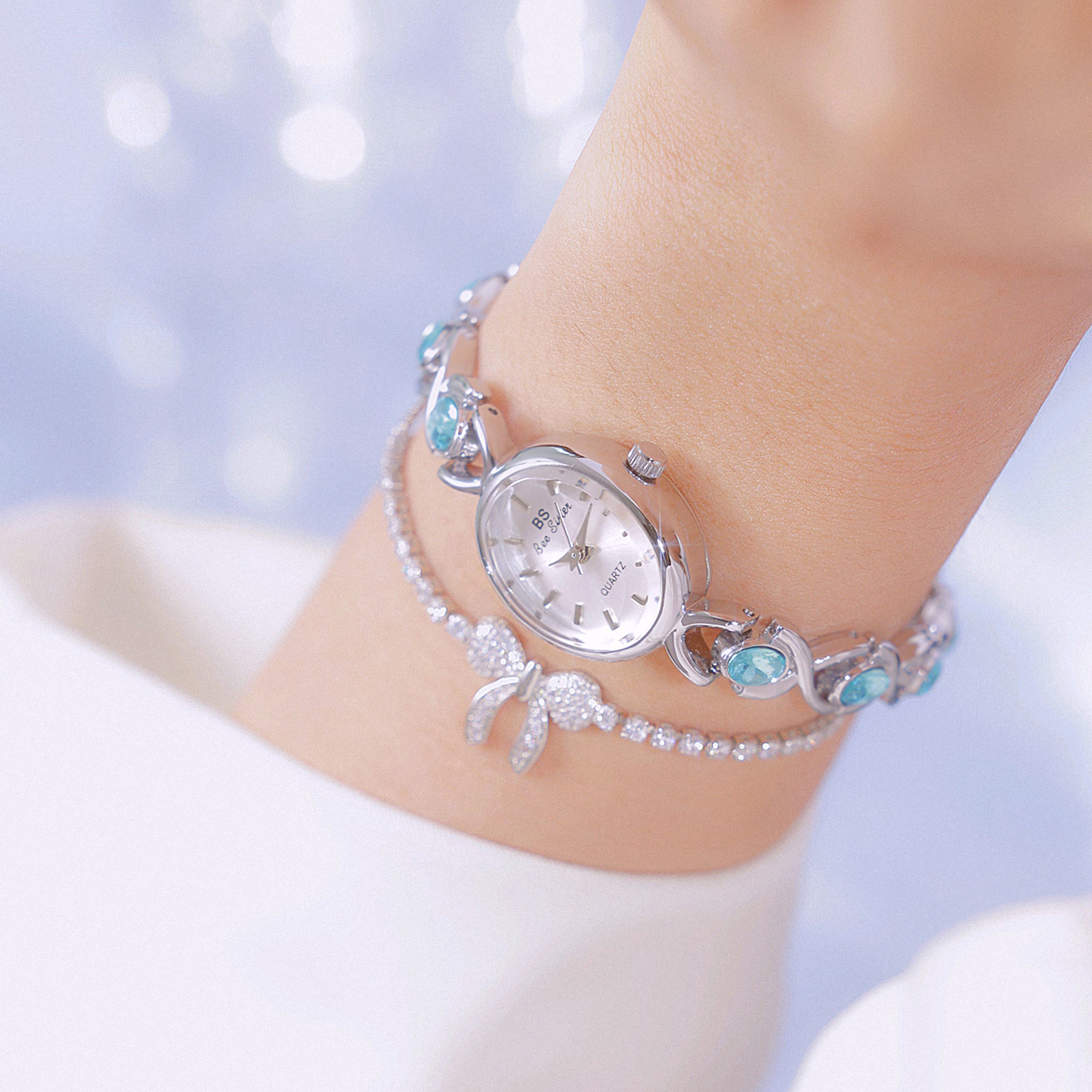Blue Jewel Oval Bracelet Watch - Jewels In Quartz Watches บทวิจารณ์และราคา