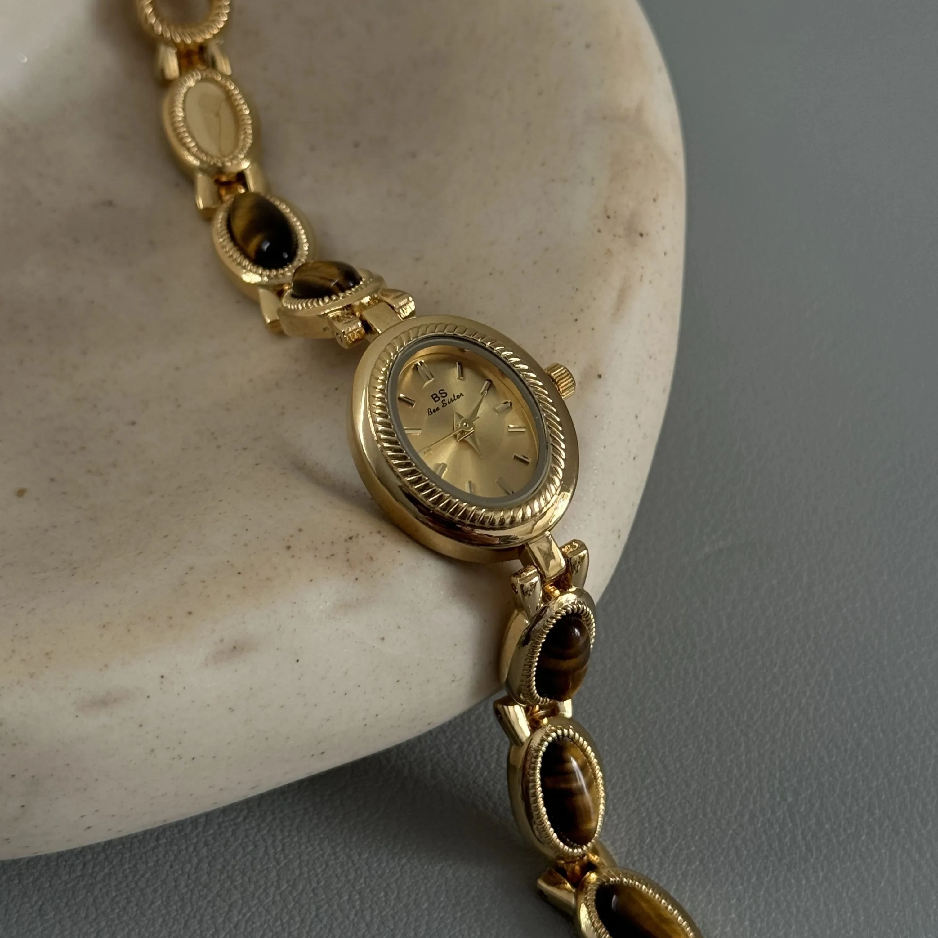 2026 Light Luxury Golden Women - Jewels In Quartz Watches บทวิจารณ์และราคา